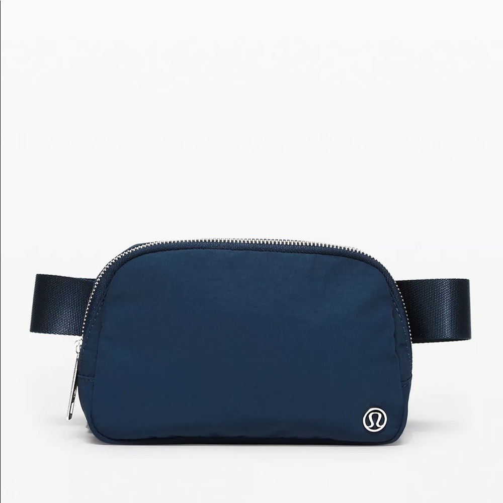 Lululemon Everywhere Belt Bag